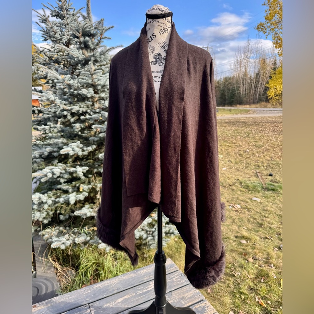 Elegant Brown Women's Cardigan with Rabbit Fur Detail